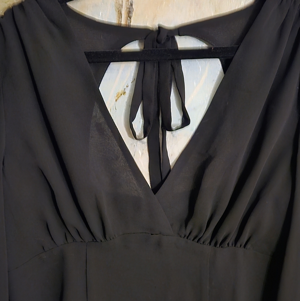 NWOT Black Rachel Zoe Long-sleeved Cropped Blouse Open Back with Self-tie W's XS